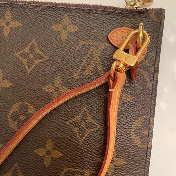 louis vuitton - Picture 7 of 10